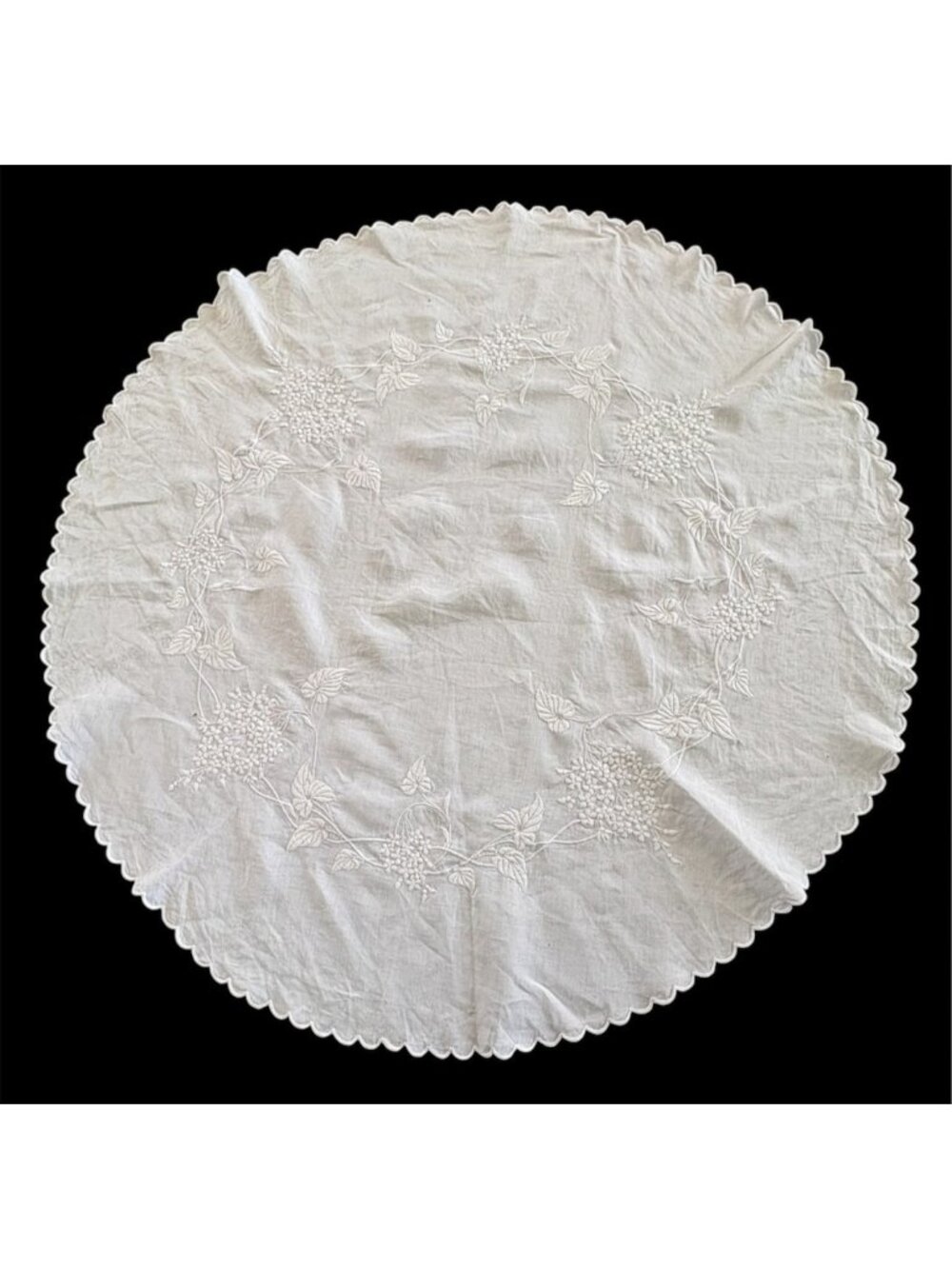 VTG White Linen Embroidered Table Topper With Floral Design 34" Scalloped Edge